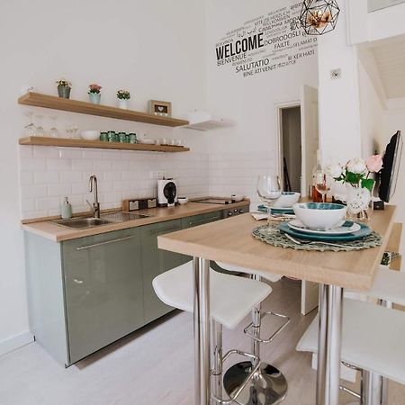 Comfy Apartment At New York Cafe With Aircon Budapest Exteriör bild