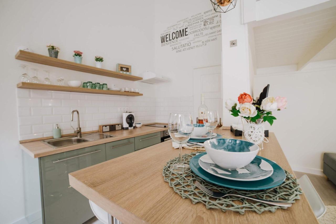 Comfy Apartment At New York Cafe With Aircon Budapest Exteriör bild