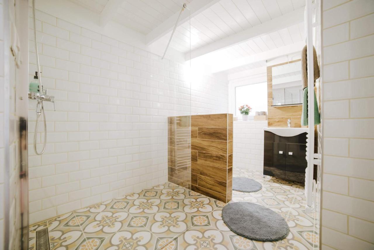 Comfy Apartment At New York Cafe With Aircon Budapest Exteriör bild